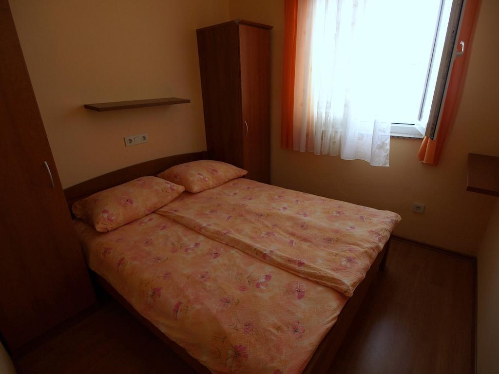 Guest House Sandra Rab Town Ruang foto